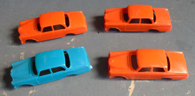 LIMA HO SCALE - 4 X MERCEDES BENZ CARS