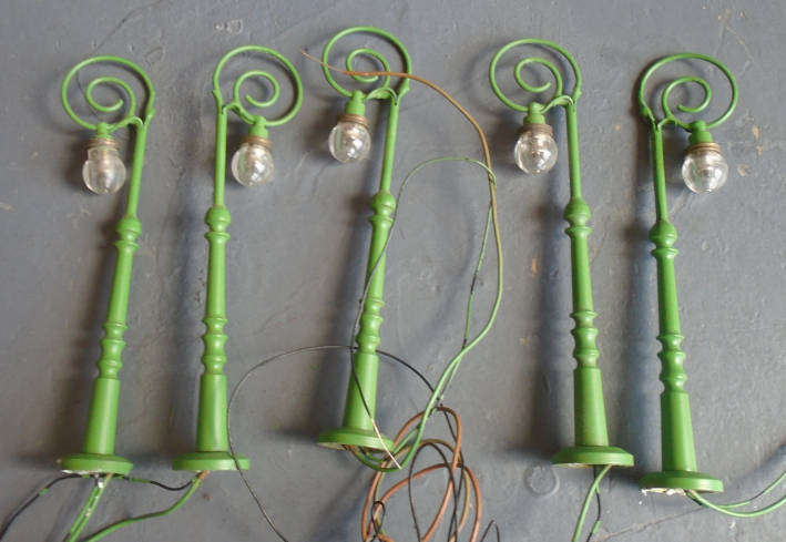HO SCALE - 5 X 12V STREET LAMPS