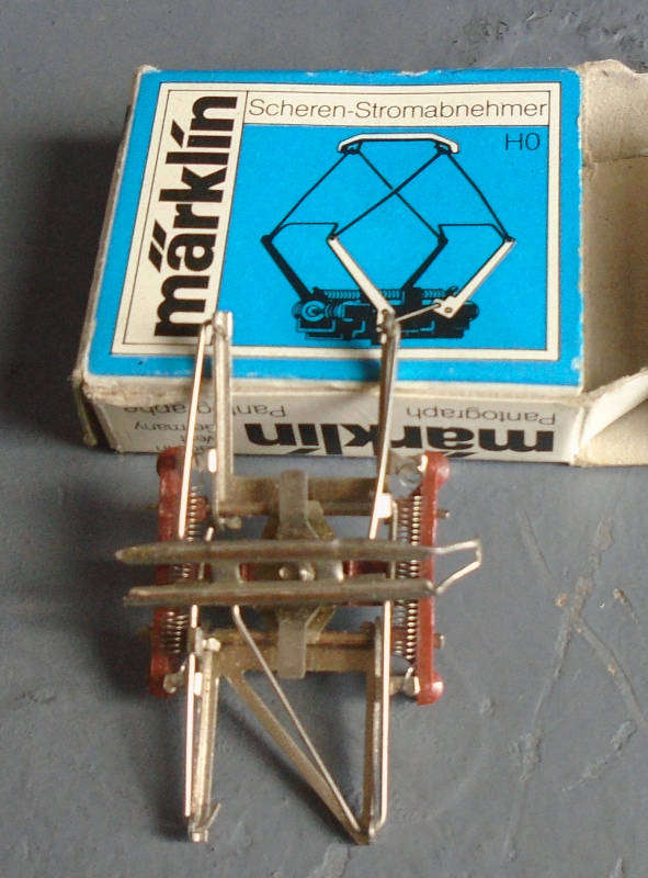 MARKLIN HO SCALE - 1 X PANTOGRAPH, BOXED