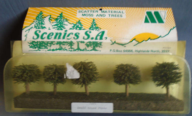 SCENICS SA HO SCALE - 5 X SMALL ROUND TREES, CARDED