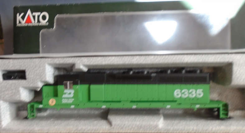 KATO HO SCALE - BN DIESEL SD40 BODY ONLY, BOXED