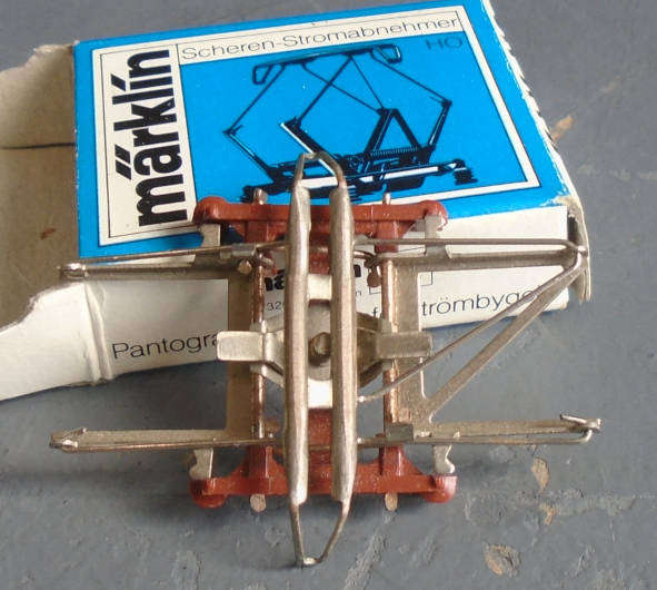 MARKLIN HO SCALE - 1 X PANTOGRAPH, BOXED