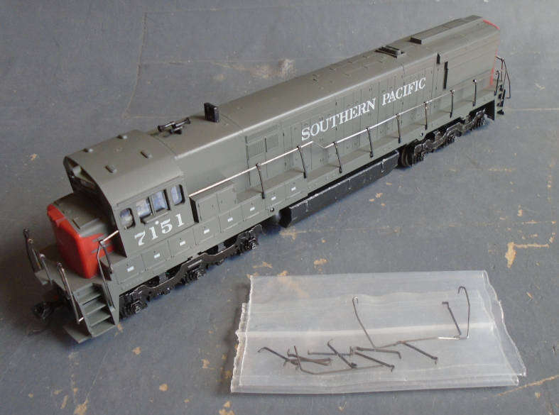 ATHEARN HO SCALE - U28-C SOUTHERN PACIFIC DIESEL LOCO, BOXED