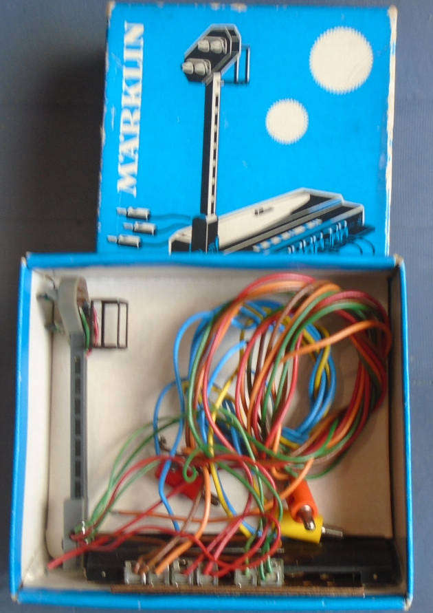 MARKLIN HO SCALE - 7238 WARNING LIGHT SIGNAL, BOXED