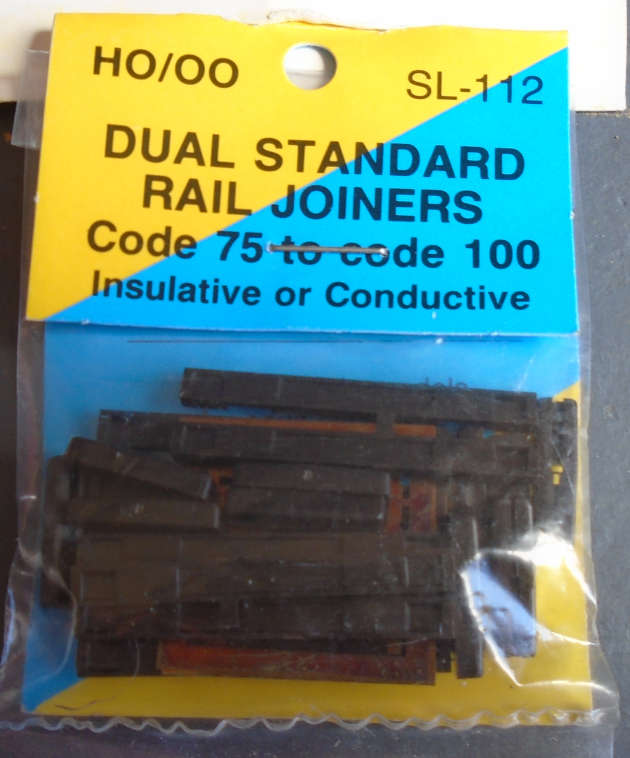 PECO HO SCALE - CODE 75 TO CODE 100 RAIL JOINERS, CARDED