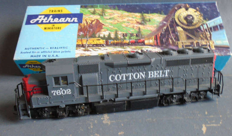ATHEARN HO SCALE - COTTON BELT DIESEL LOCO, BOXED