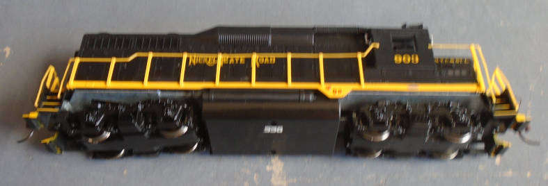 BACHMANN HO SCALE - GP-30 NICKLE PLATE ROAD #903 DIESEL LOCO WITH DCC, BOXED