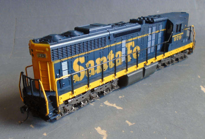 ATLAS HO SCALE - SANTA FE SD24 DIESEL LOCO, BOXED