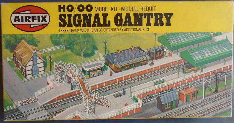AIRFIX OO/HO SCALE - SIGNAL GANTRY KIT, 3 TRACK WIDTH, BOXED