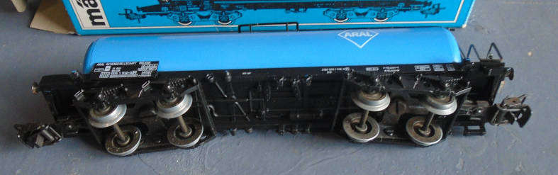 MARKLIN HO SCALE - ARAL TANK WAGON, BOXED