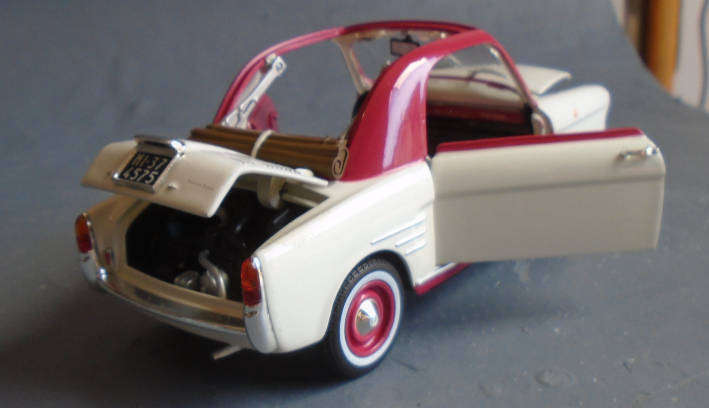 METRO 1/24 SCALE -AUTOBIANCHI CONVERTIBLE (BASED ON FIAT 500)