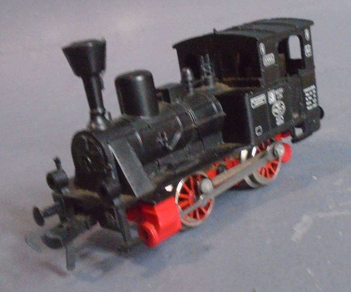 FLEISCHMANN HO SCALE - GERMAN 0-4-0 STEAM LOCO,
