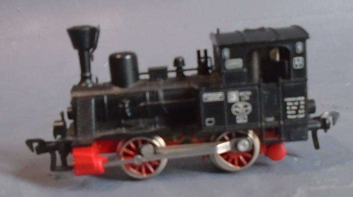 FLEISCHMANN HO SCALE - GERMAN 0-4-0 STEAM LOCO,
