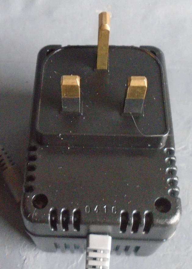 BACHMANN  - 230V TO 16V T/FORMER IDEAL FOR DCC REQUIRES ADAPTOR PLUG FROM BRITISH TO SA, WITH LEADS