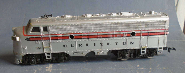 BACHMANN HO SCALE - BURLINTON DIESEL LOCO, NEEDS FRONT COUPLING