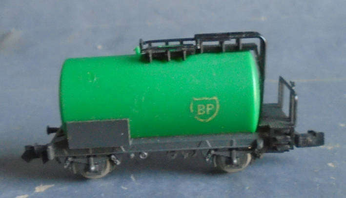 ATLAS N SCALE - BP TANK WAGON AS PER FOTO