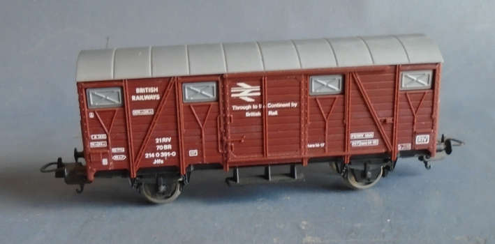 LIMA HO SCALE - BR CLOSED GOODS WAGON