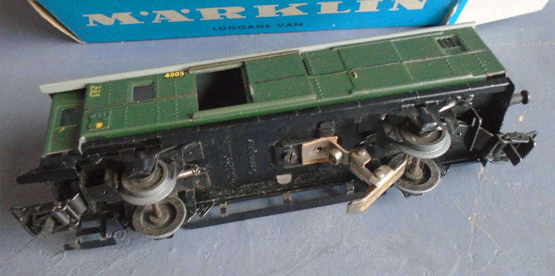 MARKLIN HO SCALE - LUGGAGE VAN W/TAILLIGHTS, BOXED