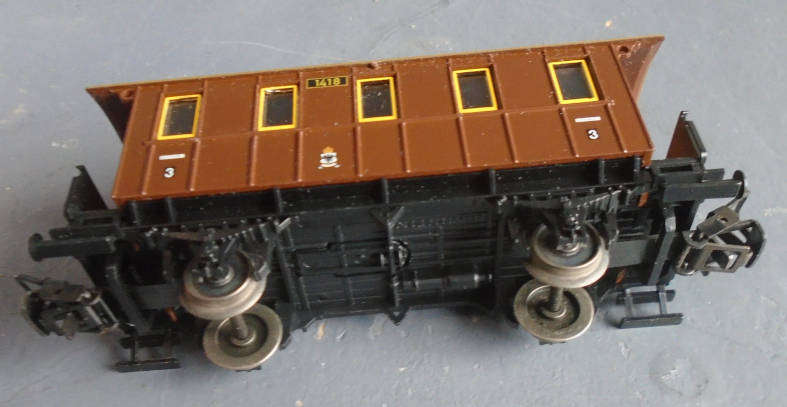 MARKLIN HO SCALE - PASSENGER COACH