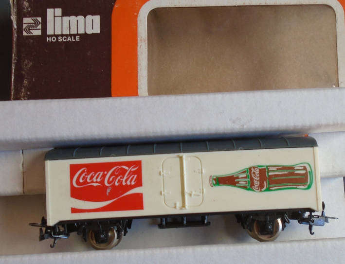 LIMA HO SCALE - COCA COLA GOODS WAGON , BOXED