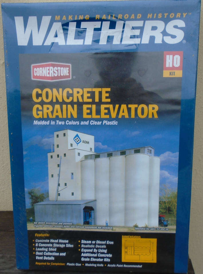 WALTHERS HO SCALE - CONCRETE GRAIN ELEVATOR KIT, BOXED