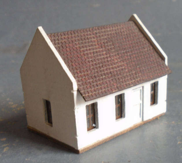 N SCALE - COTTAGE - FOOT PRINT 45 X 32 mm