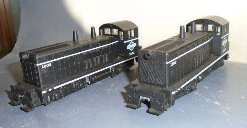 ATHEARN HO SCALE - ILLINOIS CENTRAL DOUBLE HEADER COW & PUP DIESEL LOCO & DUMMY, NEEDS COUPLINGS