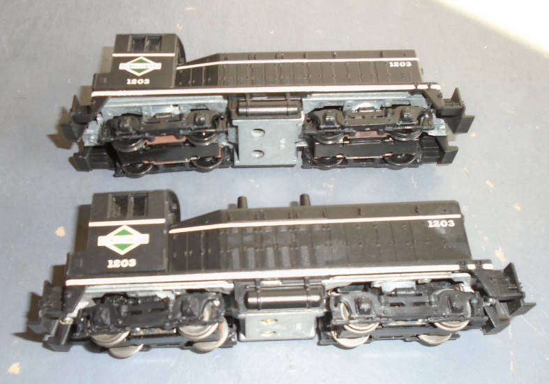 ATHEARN HO SCALE - ILLINOIS CENTRAL DOUBLE HEADER COW & PUP DIESEL LOCO & DUMMY, NEEDS COUPLINGS