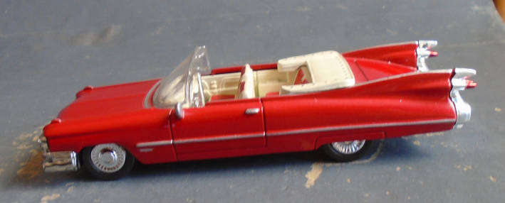 NEW RAY 1/43 SCALE - CADILLAC SERIES 62 CONVERTIBLE
