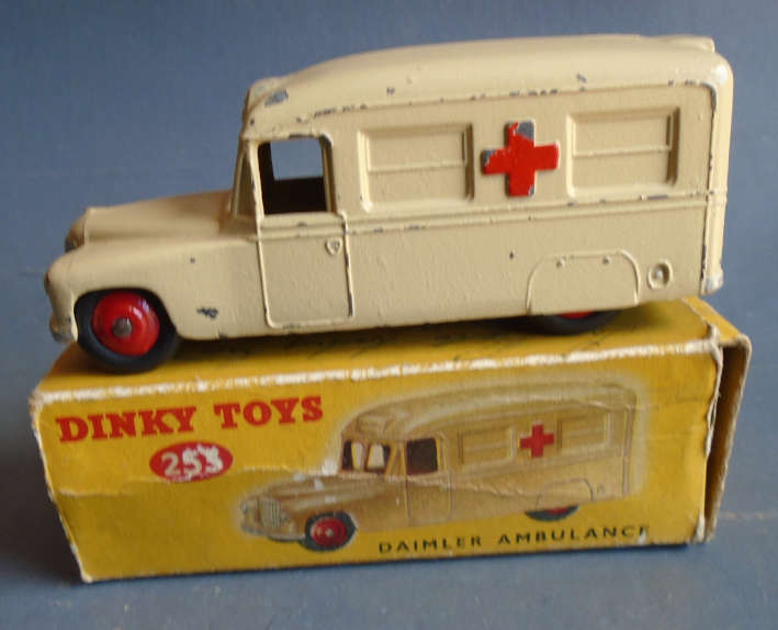 DINKY - DAIMLER AMBULANCE, BOXED