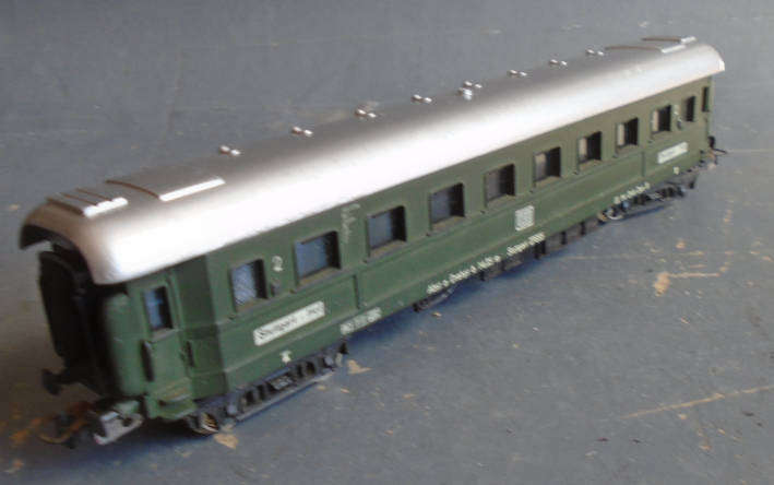 LIMA HO SCALE - DB STUTTGART PASSENGER COACH AS PER FOTOS