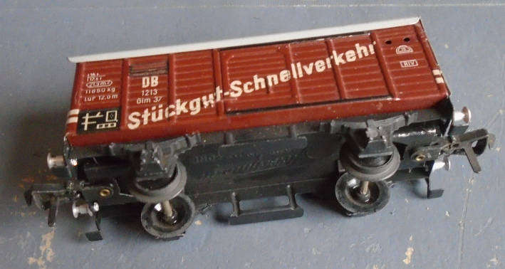 FLEISCHMANN HO SCALE - TIN PLATE DB STUCKGUT-SCHNELLVERKEHR GOODS WAGON, MADE IN US ZONE