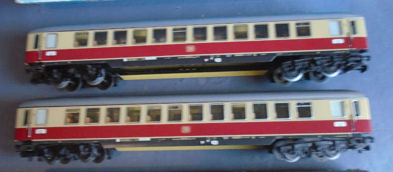 MARKLIN HO SCALE - DB PASSENGER COACH SET, WITH TAILLIGHT IN END WAGON, BOXED