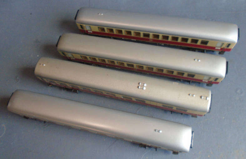 MARKLIN HO SCALE - DB PASSENGER COACH SET, WITH TAILLIGHT IN END WAGON, BOXED