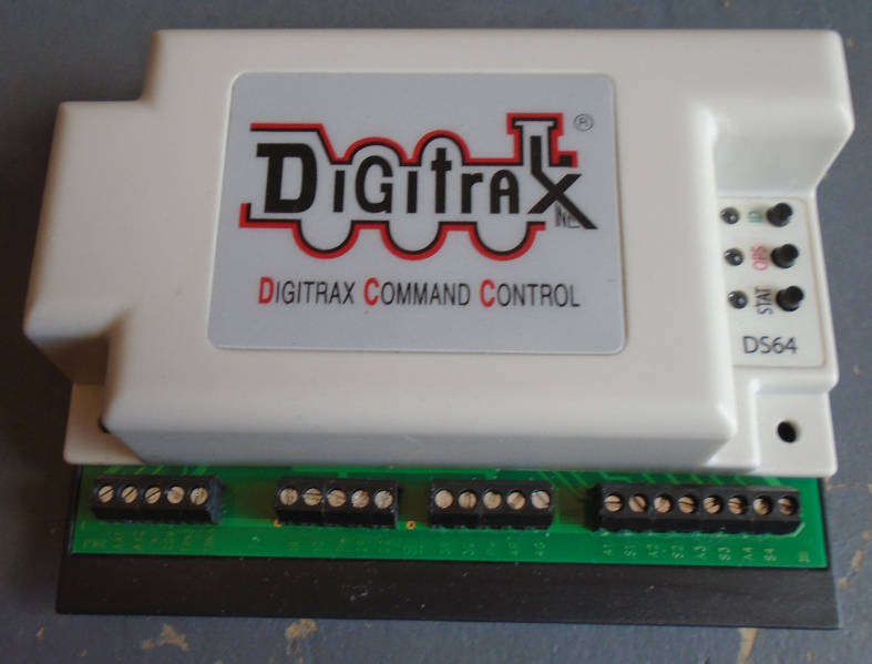 DIGITRAX DCC DS64 ACCESSORY COMMAND CONTROL