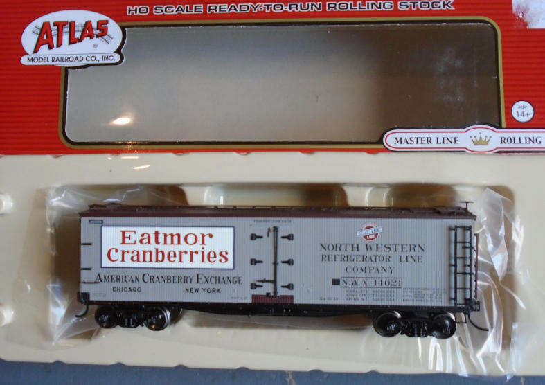 ATLAS MASTER LINE HO SCALE - 40' WOOD REEFER, EATMOR CRANBERRIES , BOXED