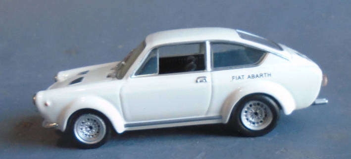 METRO 1/43 SCALE - FIAT ABARTH QT 2000