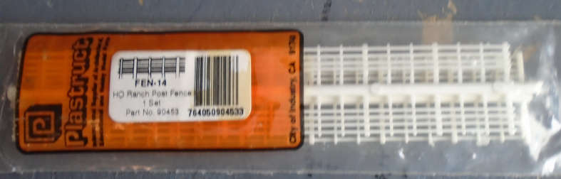 PLASTRUCT HO SCALE - RANCH FENCE IN PKT