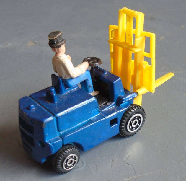 1/64SCALE - FORKLIFT WITH DRIVER