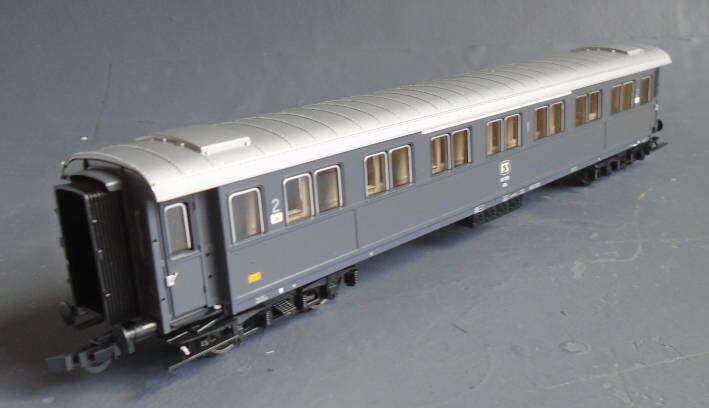 ROCO HO SCALE - FS 2nd CLASS PASSENGER COACH, BOXED