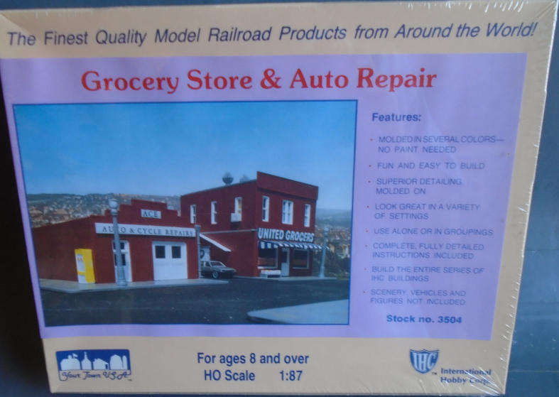 IHC HO SCALE - GROCERY STORE & AUTO REPAIR KIT, BOXED