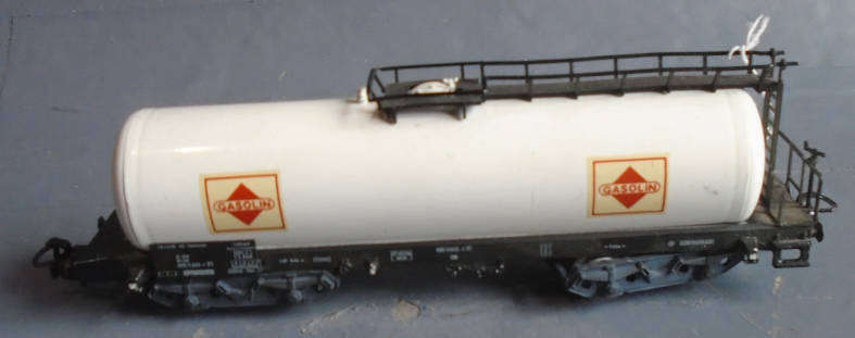 MARKLIN HO SCALE - GERMAN GASOLIN TANK WAGON