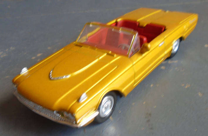 NEW RAY 1/43 SCALE -1966 FORD THUNDERBIRD