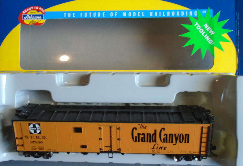 ATHEARN HO SCALE - SANTA FE 50' ICE BUNKER REEFER , BOXED