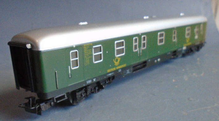 MARKLIN HO SCALE - DB PASSENGER COACH