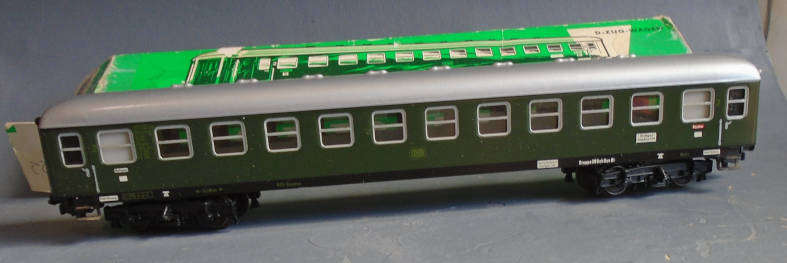 MARKLIN HO SCALE - EXPRESS PASSENGER COACH, BOXED