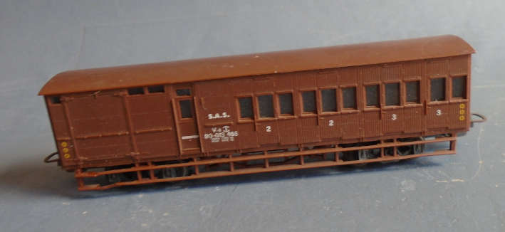 LIMA HO SCALE - SAR GUARDS VAN, SEE FOTO, RAILING REPAIRED