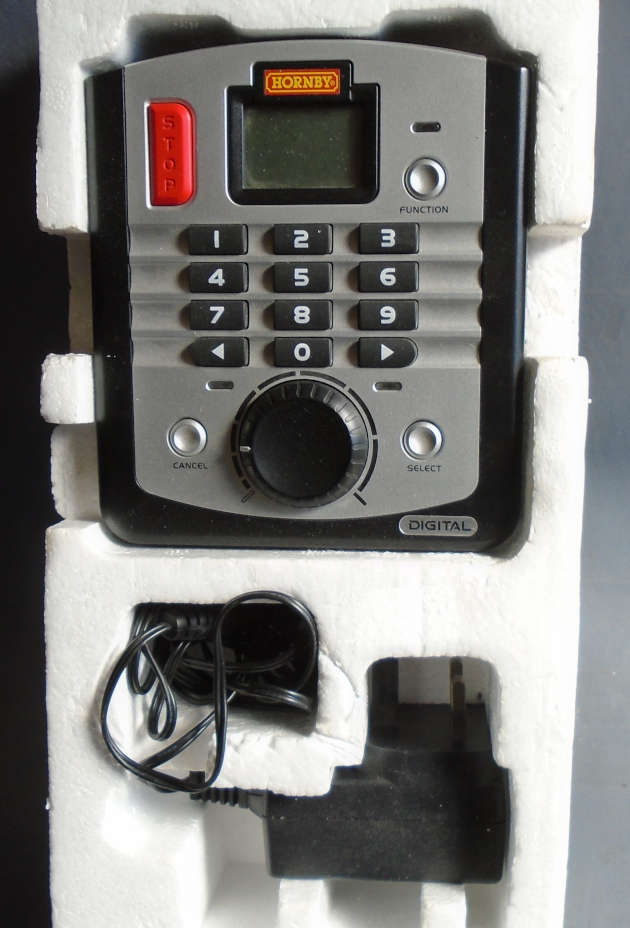 HORNBY DCC UNIT IN EXCELLENT CONDITION