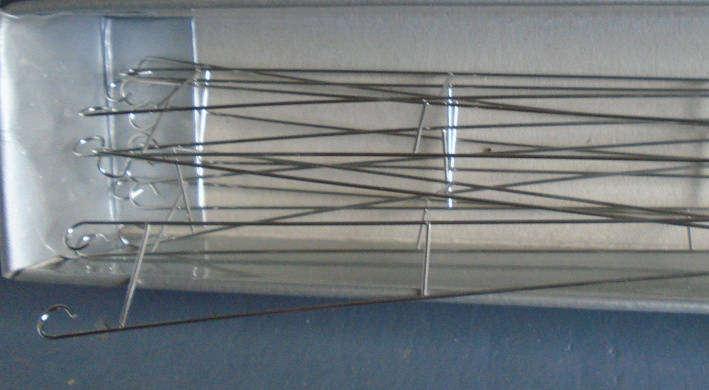 HORNBY OO/HO SCALE - 10 X OVERHEAD WIRES, BOXED FOR RIVAROSSI, ELECTROTREN, JOUEF, ETC