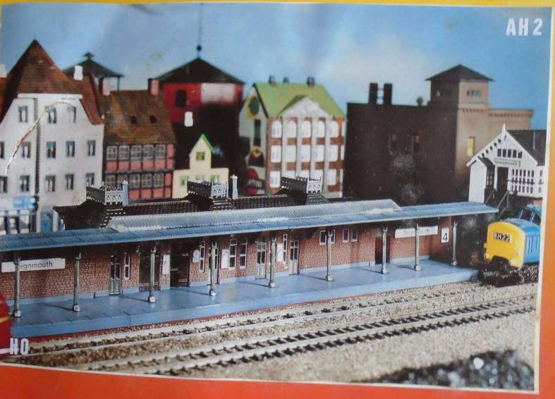 HELJAN HO SCALE - STATION KIT, BOXED